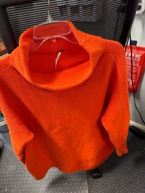 Free people sweater S // 041112